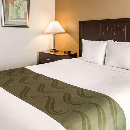 Quality Inn & Conference Center Tampa Bagian luar foto