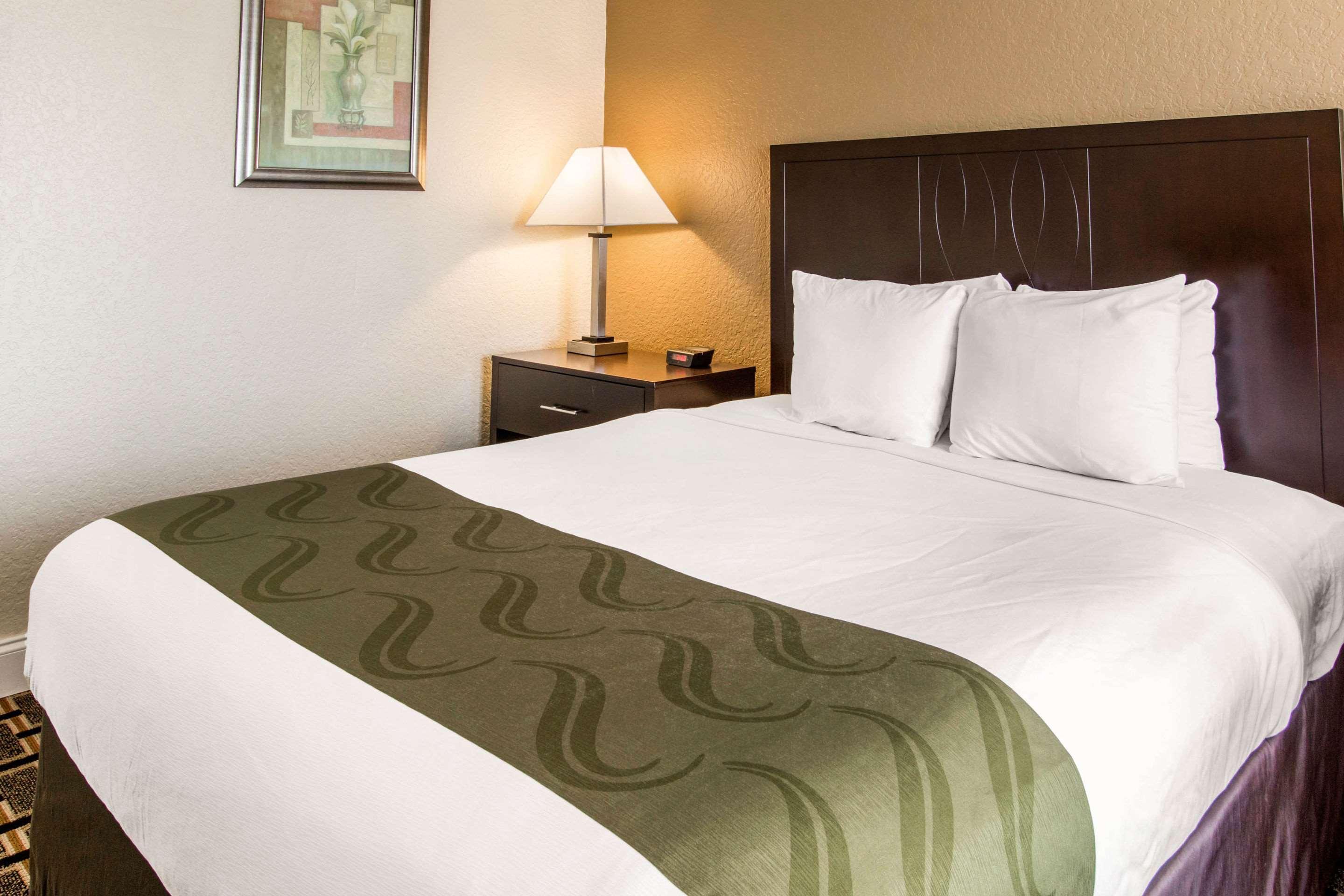 Quality Inn & Conference Center Tampa Bagian luar foto