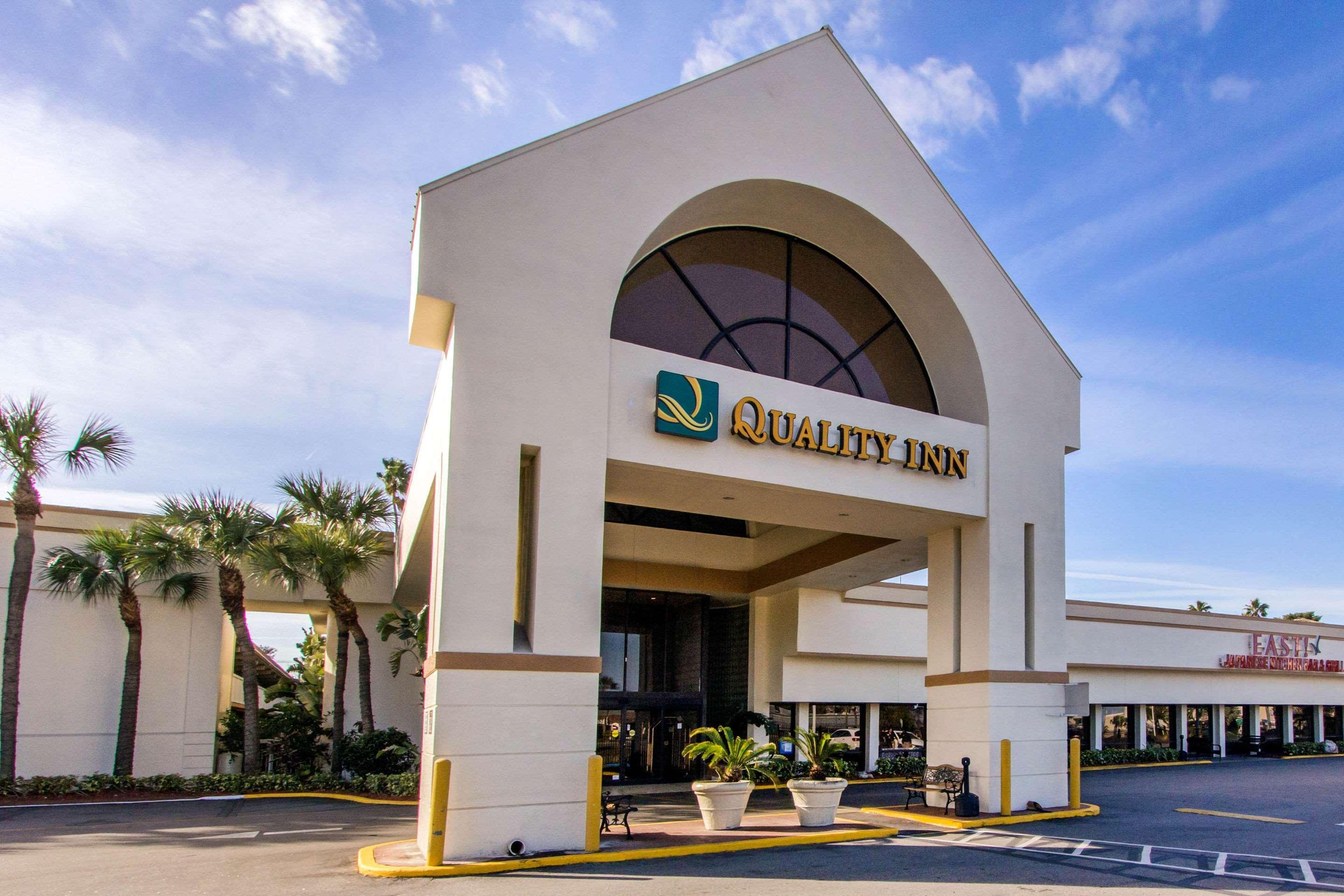 Quality Inn & Conference Center Tampa Bagian luar foto