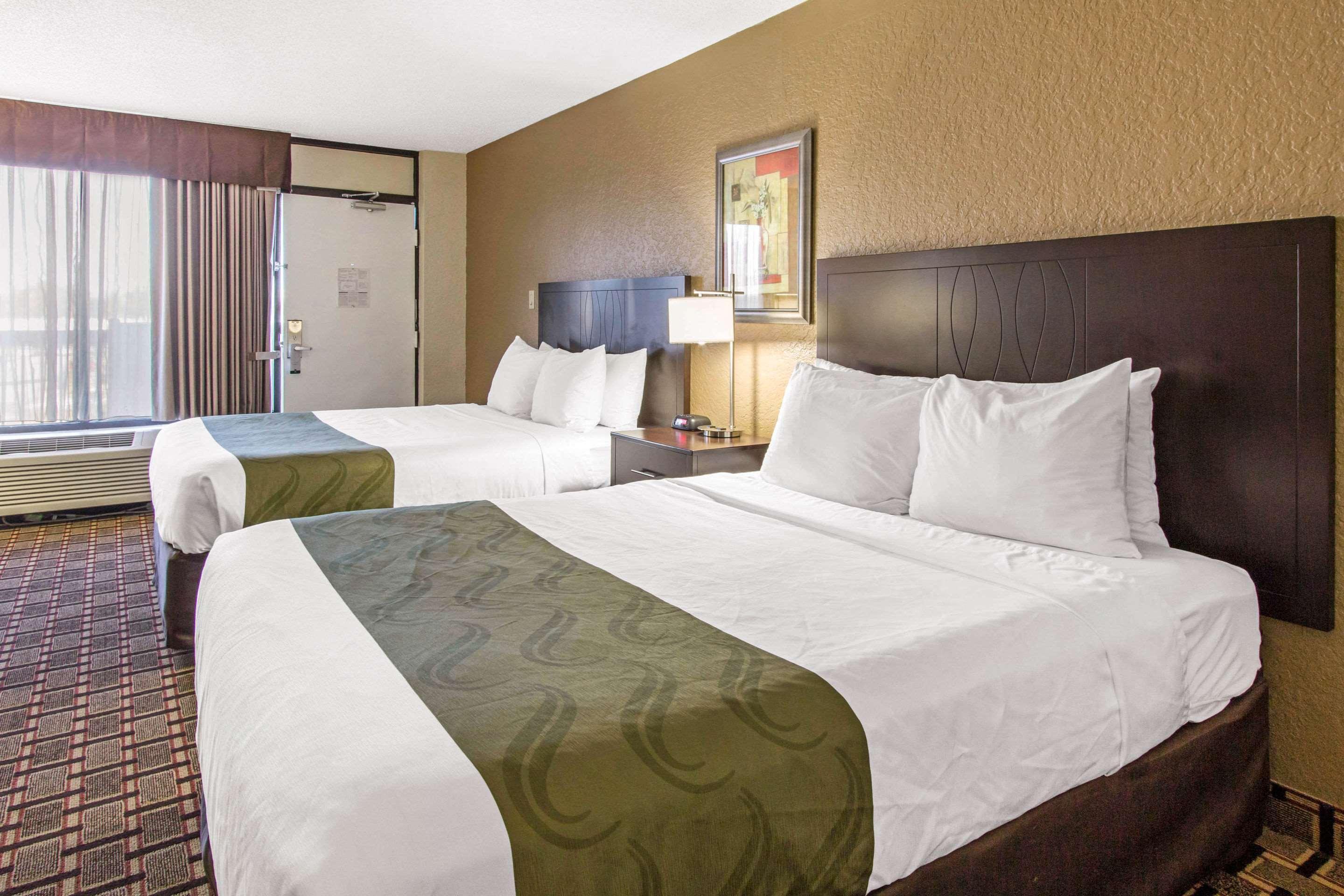Quality Inn & Conference Center Tampa Bagian luar foto