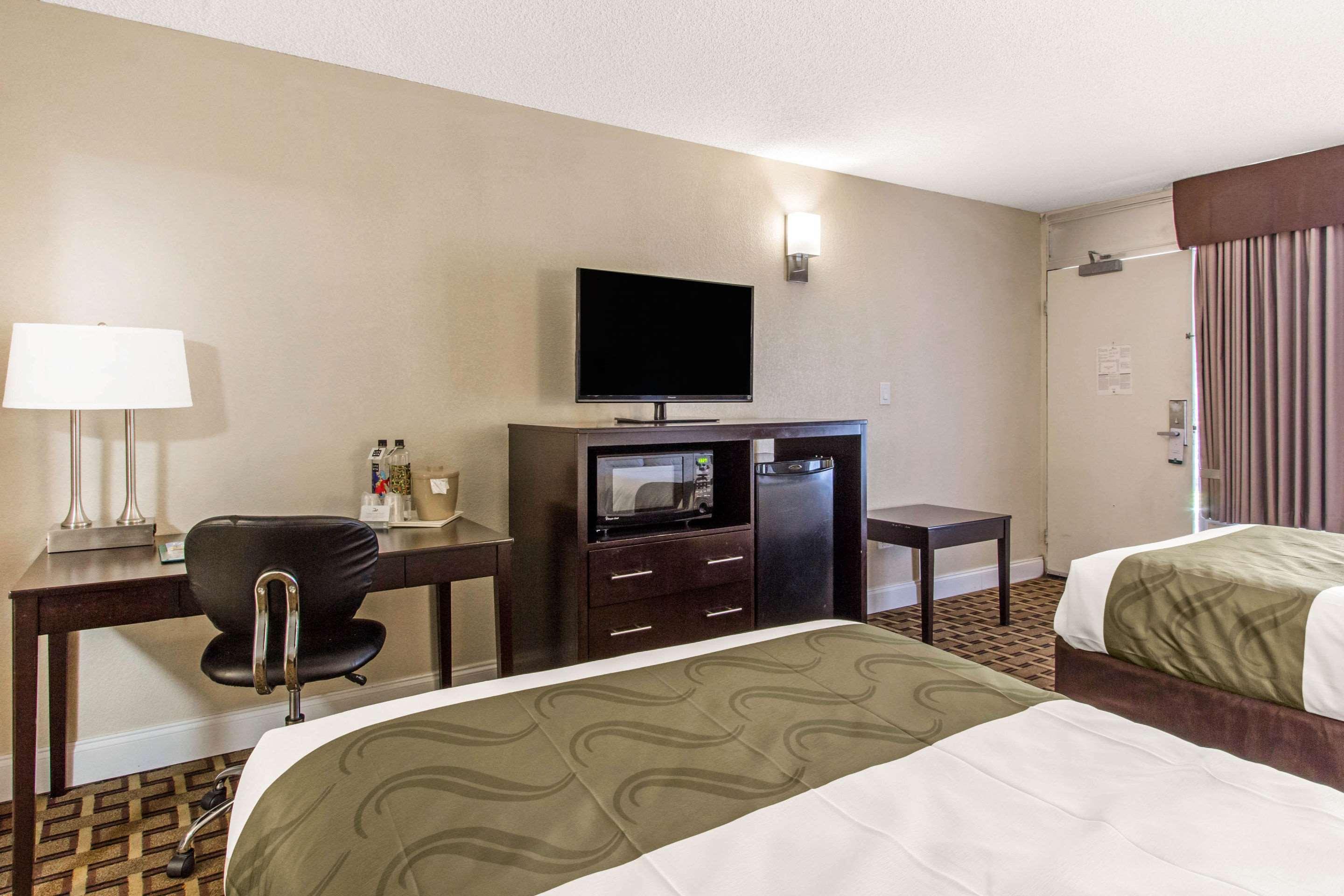 Quality Inn & Conference Center Tampa Bagian luar foto