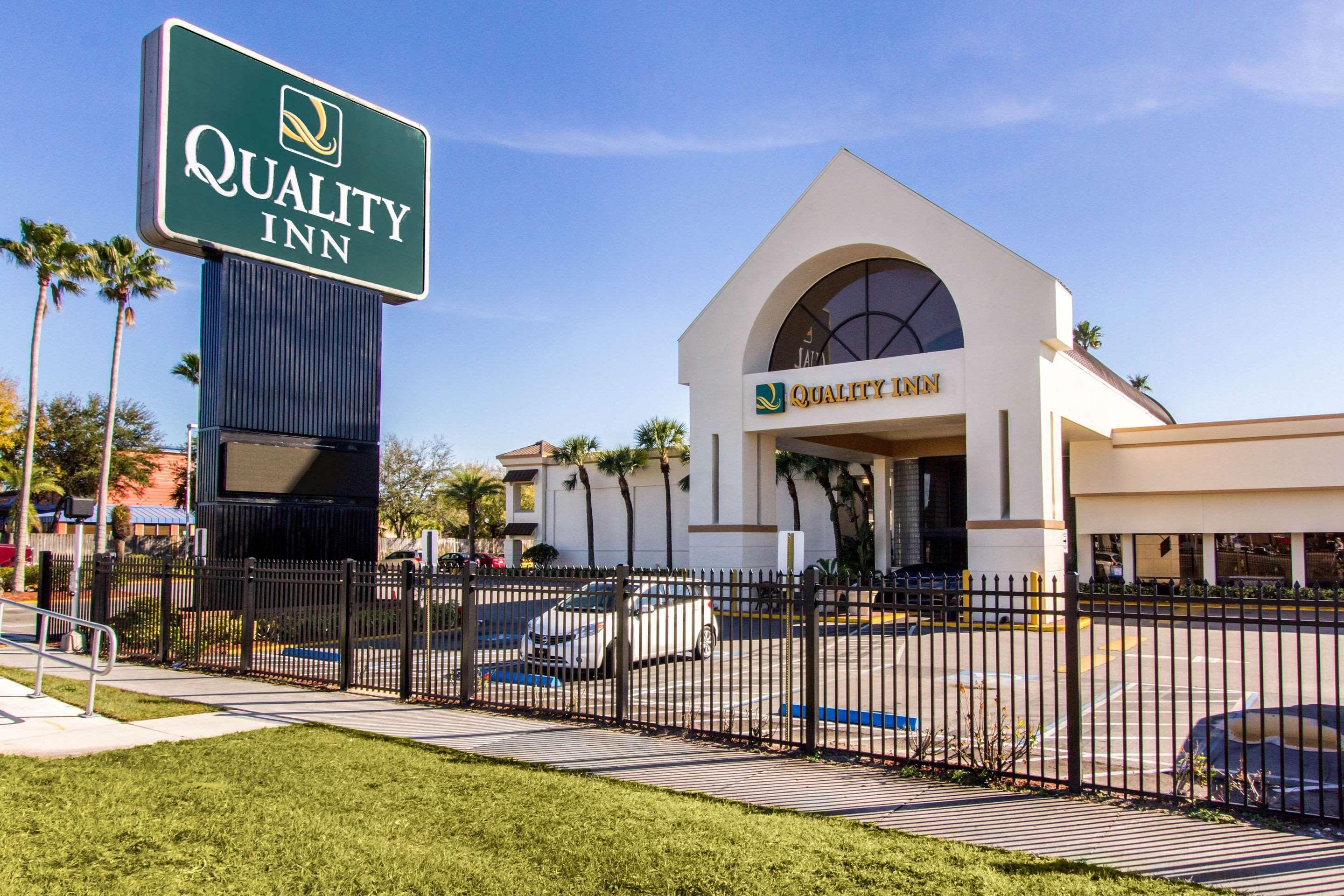 Quality Inn & Conference Center Tampa Bagian luar foto