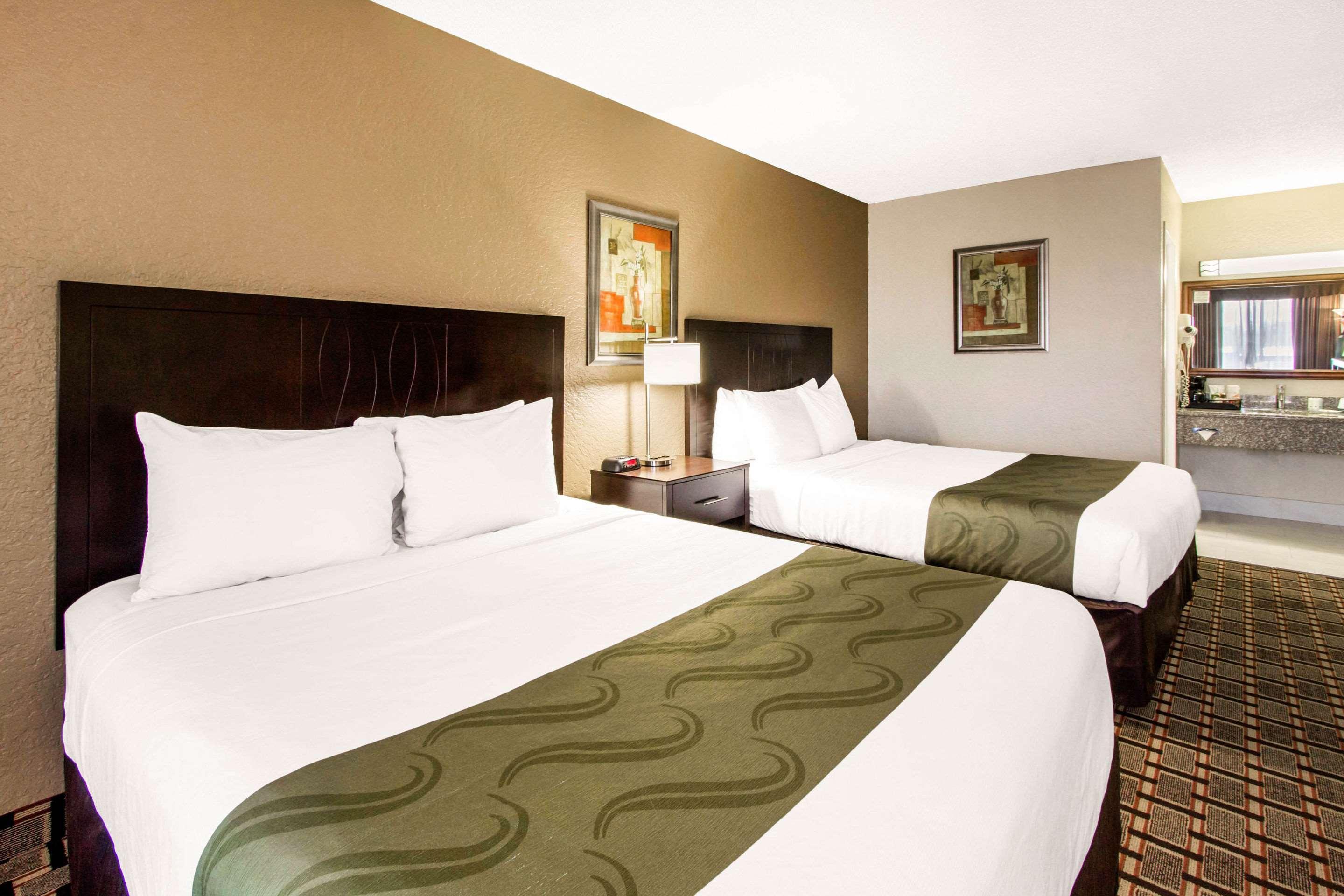 Quality Inn & Conference Center Tampa Bagian luar foto