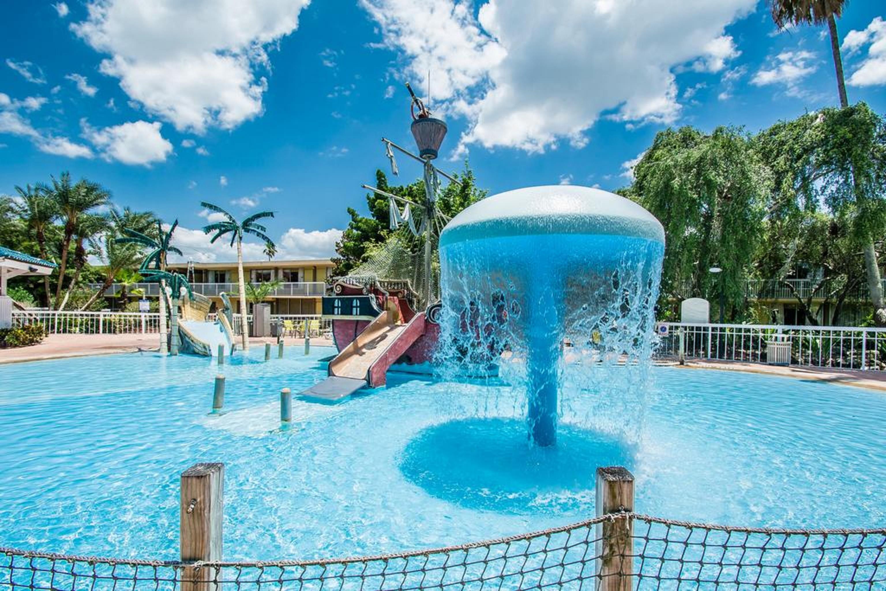 Quality Inn & Conference Center Tampa Bagian luar foto