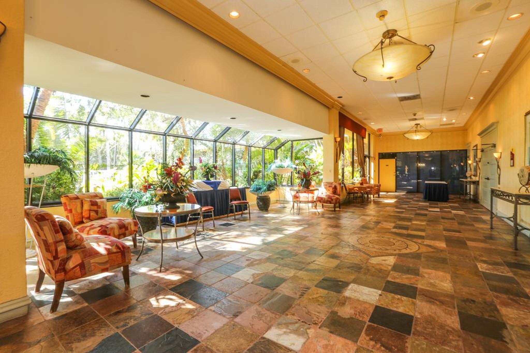 Quality Inn & Conference Center Tampa Bagian luar foto