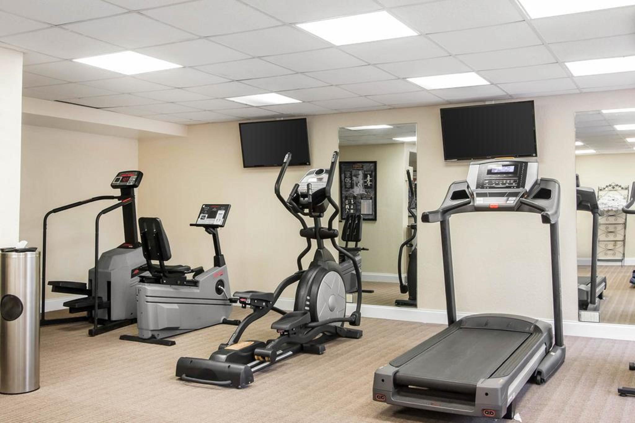 Quality Inn & Conference Center Tampa Bagian luar foto