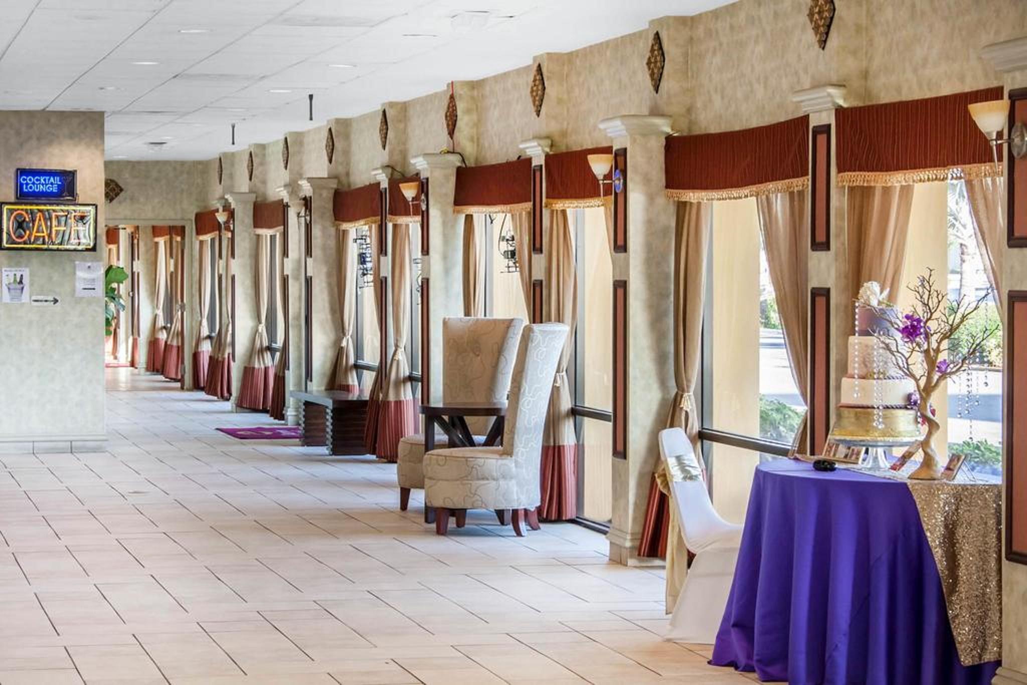 Quality Inn & Conference Center Tampa Bagian luar foto