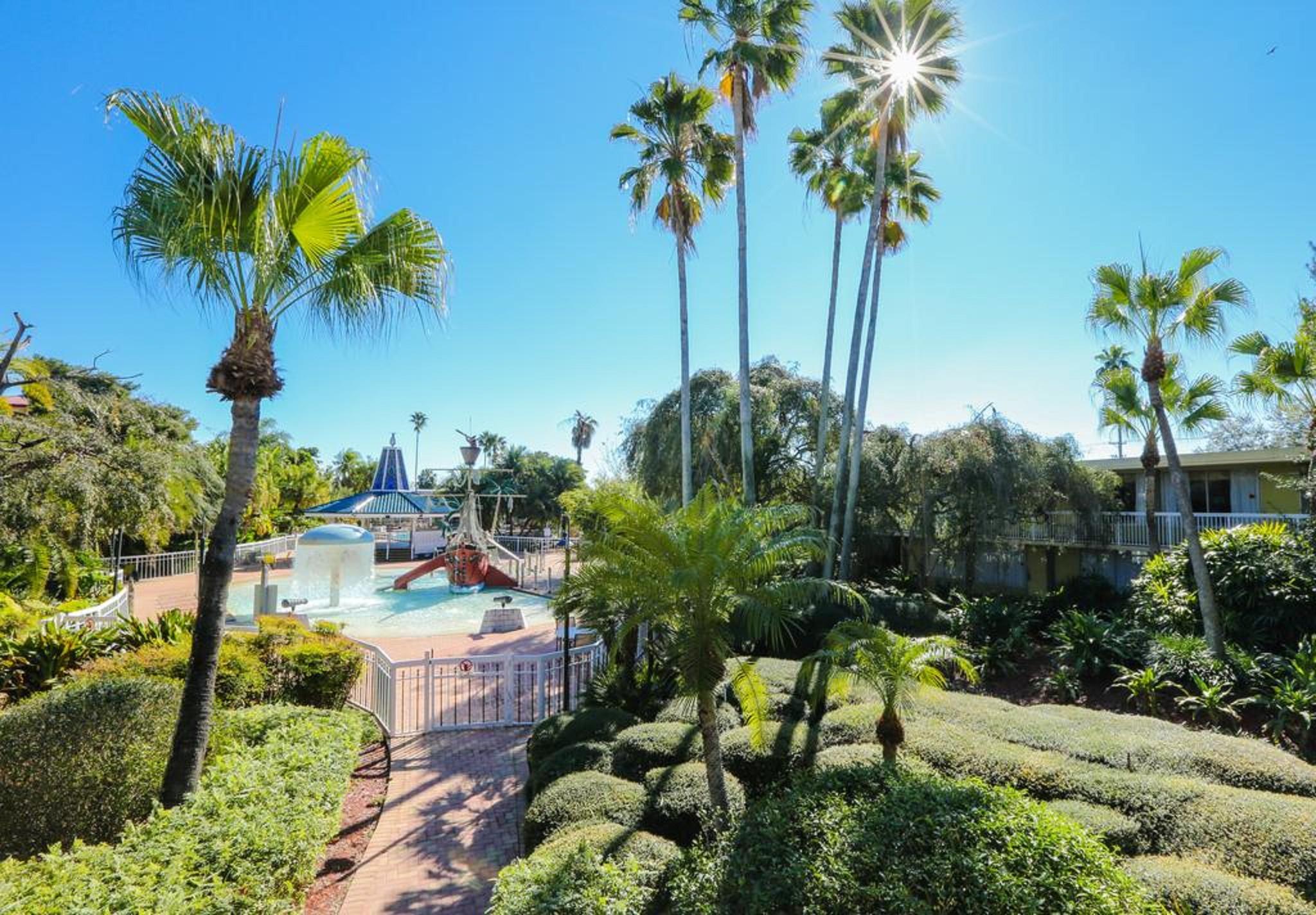 Quality Inn & Conference Center Tampa Bagian luar foto