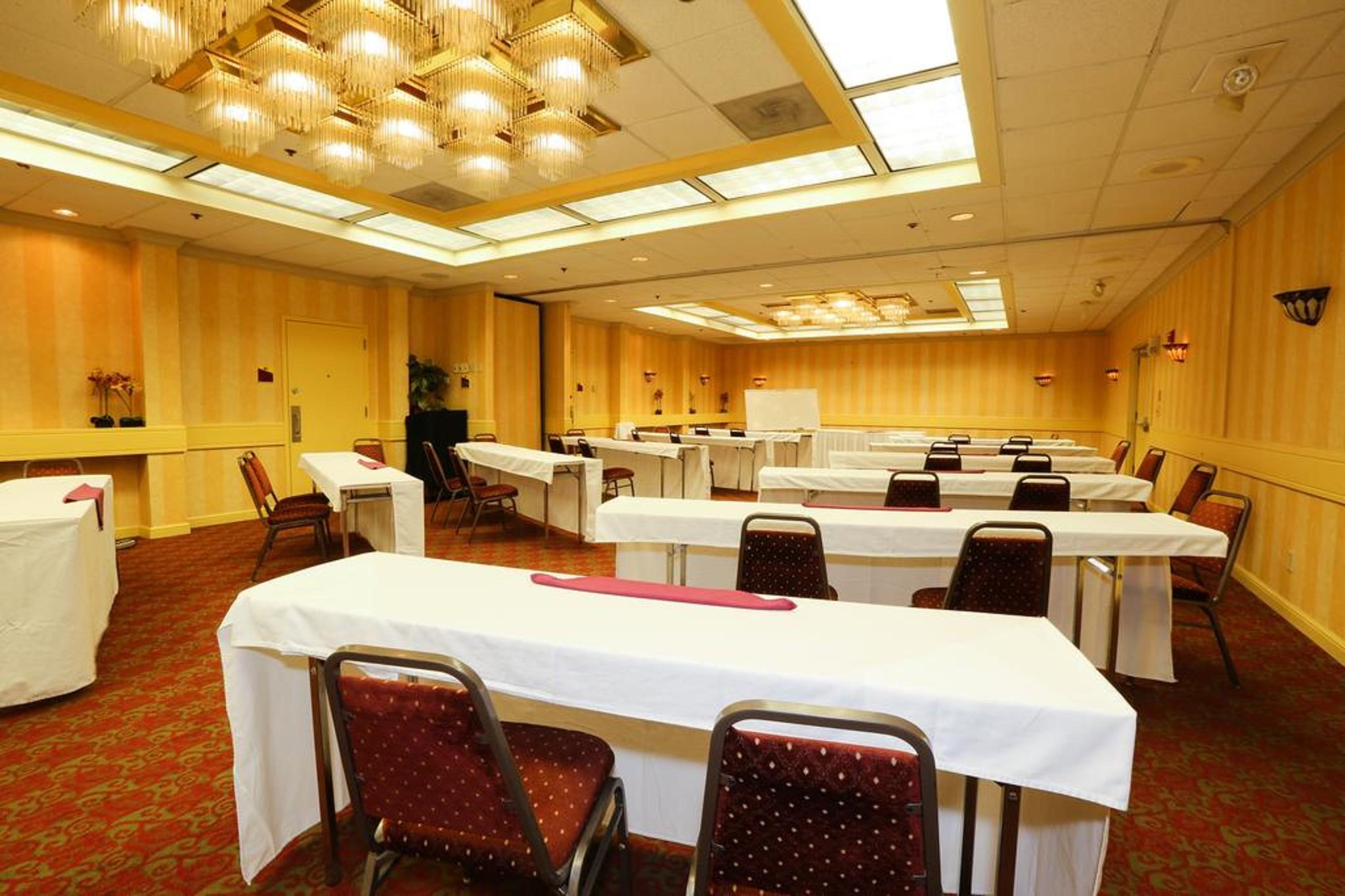 Quality Inn & Conference Center Tampa Bagian luar foto