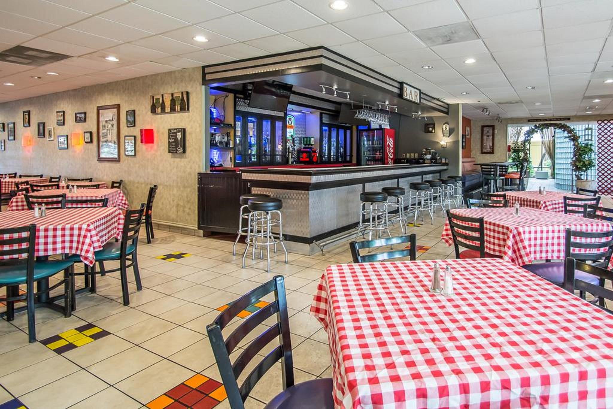 Quality Inn & Conference Center Tampa Bagian luar foto