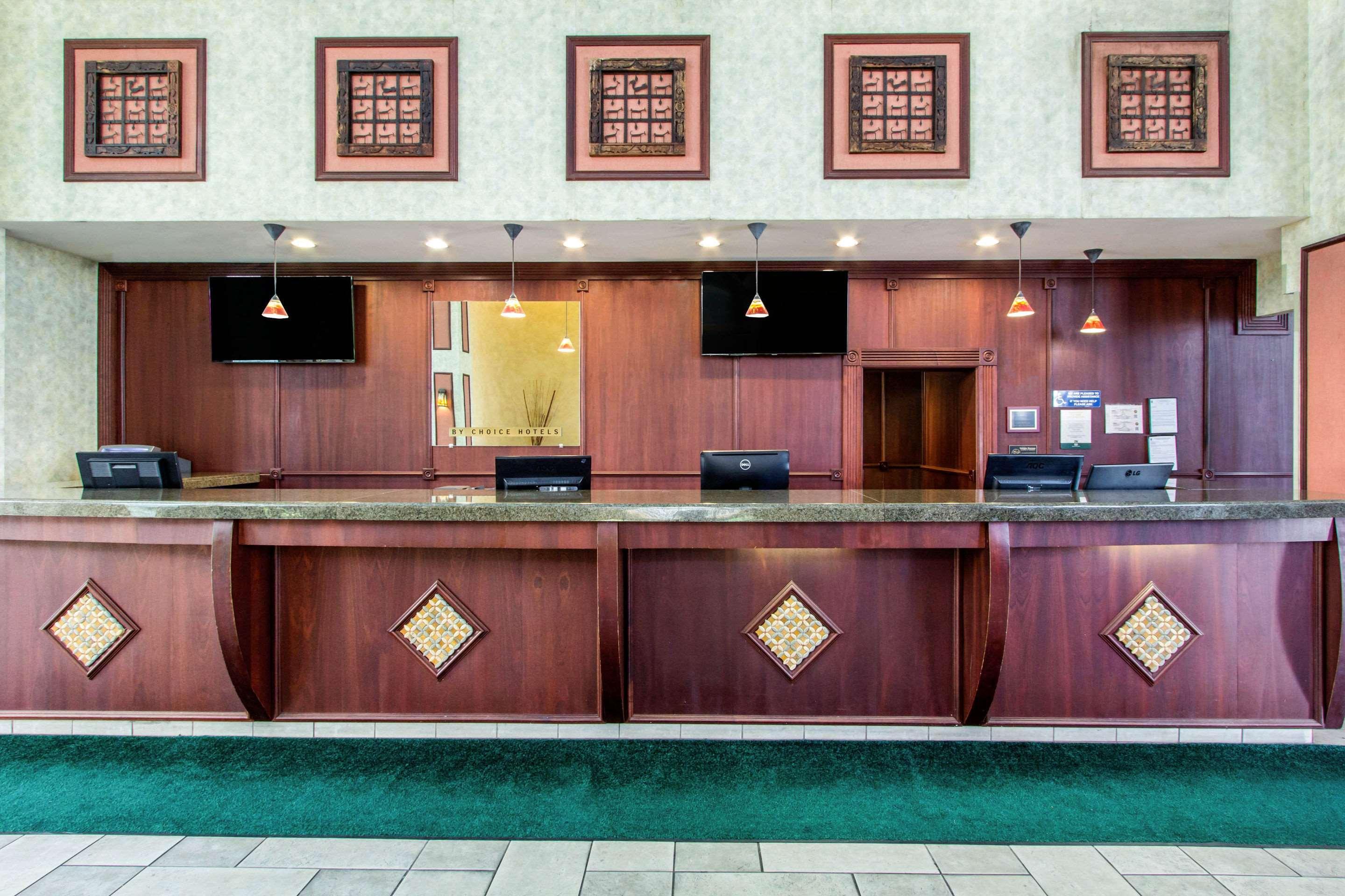 Quality Inn & Conference Center Tampa Bagian luar foto
