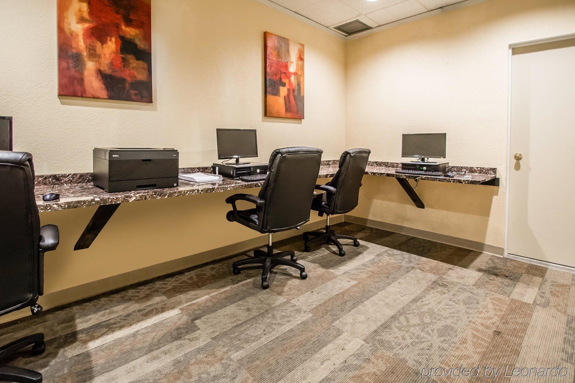 Quality Inn & Conference Center Tampa Bagian luar foto