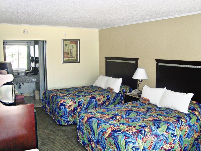 Quality Inn & Conference Center Tampa Bagian luar foto