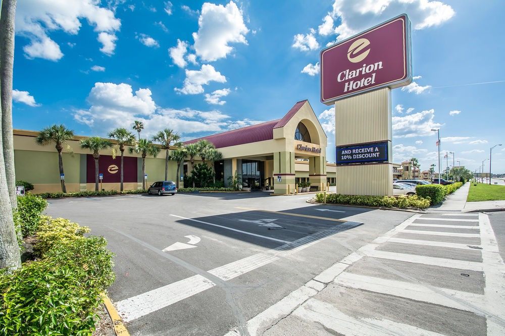 Quality Inn & Conference Center Tampa Bagian luar foto